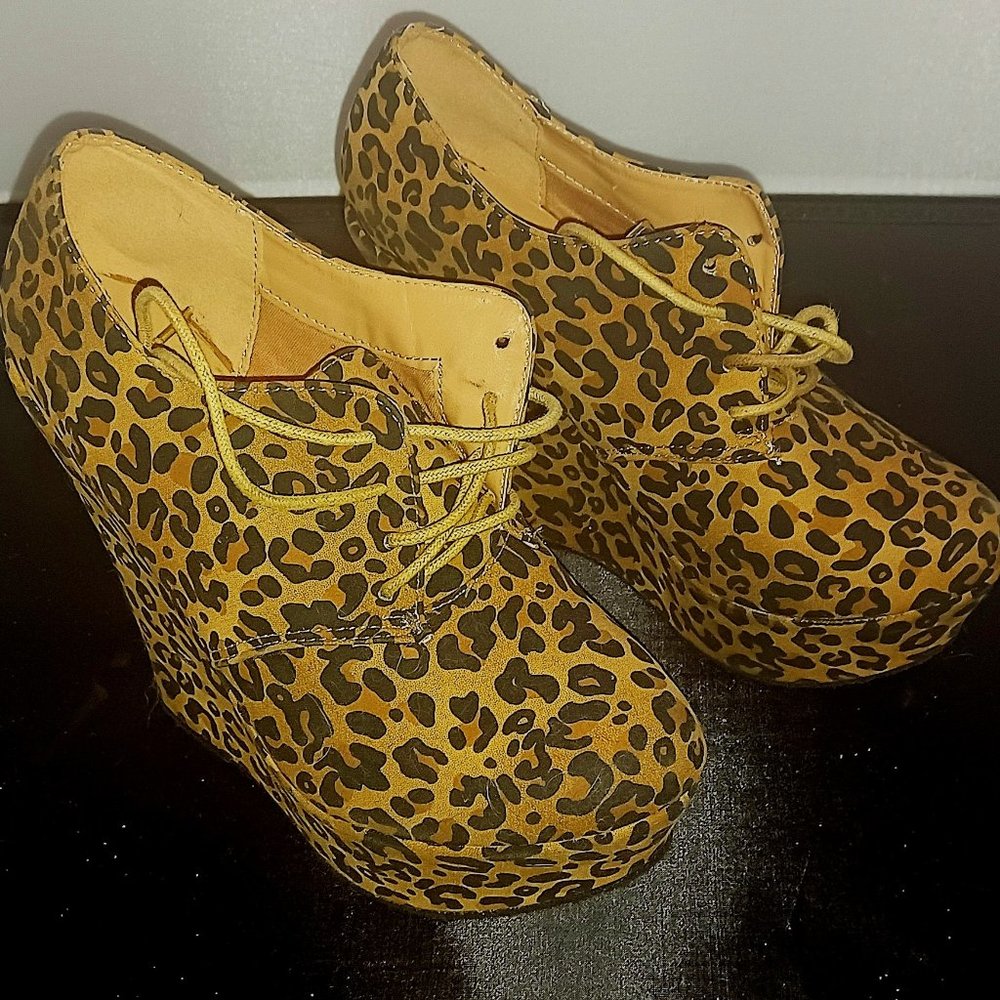 Delicacy leopard print heels wedge platform lace up womens size 10